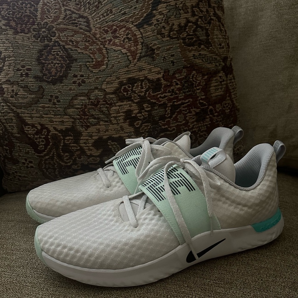 Nike Womens Renew TR Trainers
